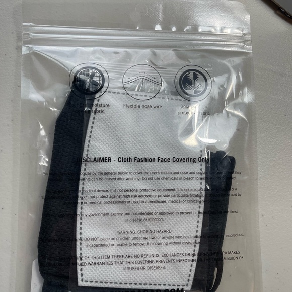 2 San Francisco 49er official NFL face masks 1 sealed and unopened, 1 opened - Picture 3 of 3